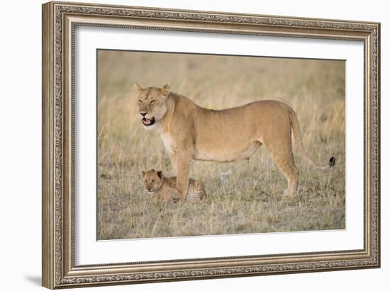 Lil Protection-Susann Parker-Framed Photographic Print