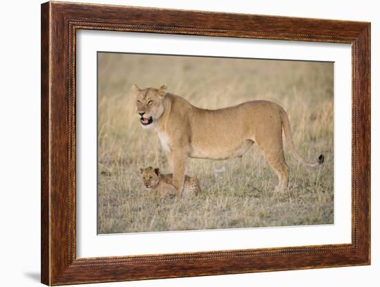 Lil Protection-Susann Parker-Framed Photographic Print