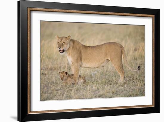 Lil Protection-Susann Parker-Framed Photographic Print