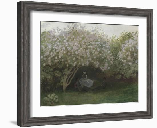 Lilas, temps gris, ou Le repos sous les lilas, jardin de Monet à Argenteuil-Claude Monet-Framed Giclee Print