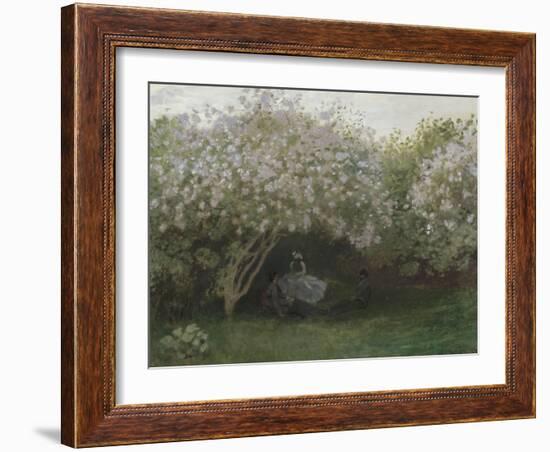 Lilas, temps gris, ou Le repos sous les lilas, jardin de Monet à Argenteuil-Claude Monet-Framed Giclee Print