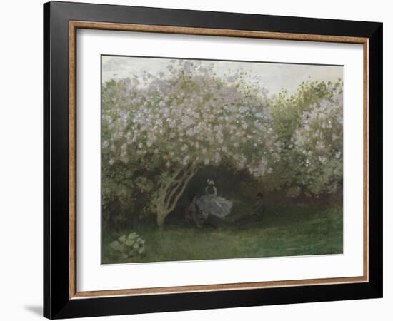 Lilas, temps gris, ou Le repos sous les lilas, jardin de Monet à Argenteuil-Claude Monet-Framed Giclee Print