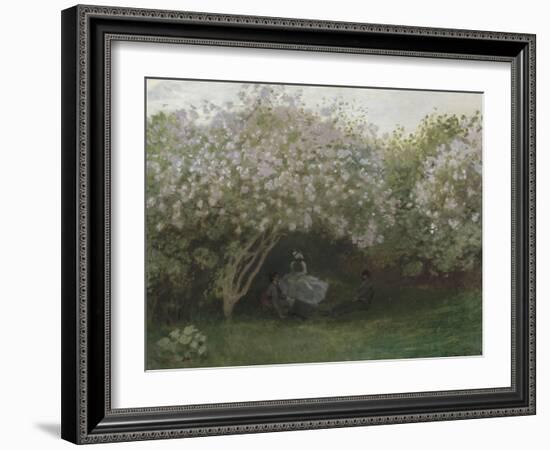 Lilas, temps gris, ou Le repos sous les lilas, jardin de Monet à Argenteuil-Claude Monet-Framed Giclee Print