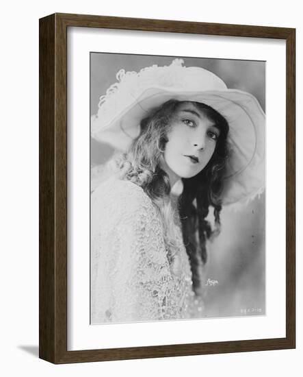 Lillian Gish, 1921-American Photographer-Framed Photographic Print