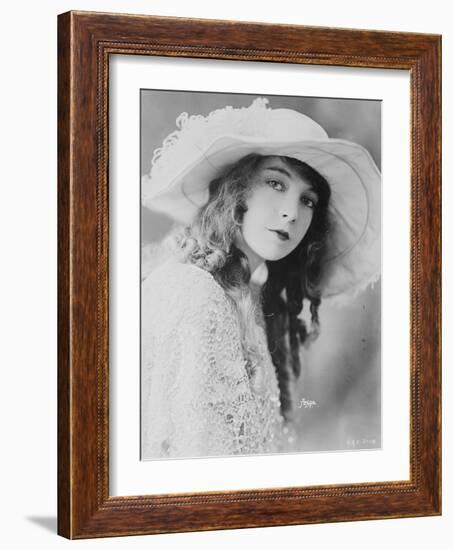 Lillian Gish, 1921-American Photographer-Framed Photographic Print