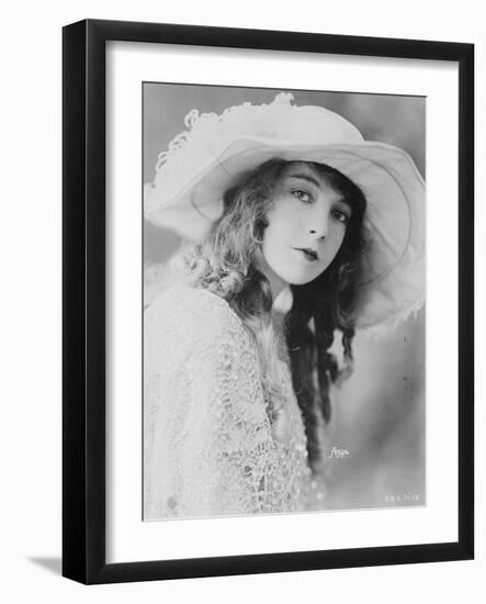 Lillian Gish, 1921-American Photographer-Framed Photographic Print