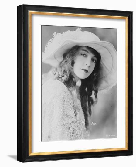 Lillian Gish, 1921-American Photographer-Framed Photographic Print