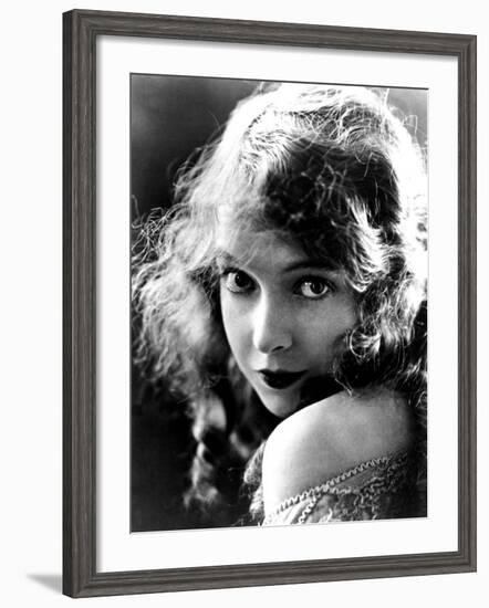 Lillian Gish, Late Teens-null-Framed Photo