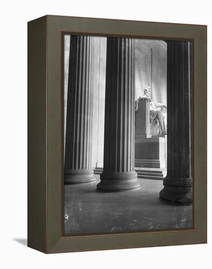 Lincoln Memorial-null-Framed Premier Image Canvas