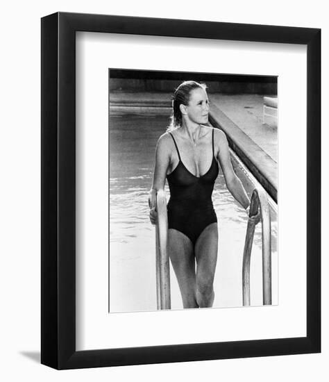 Linda Evans - Dynasty-null-Framed Photo