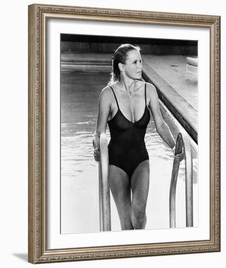 Linda Evans - Dynasty-null-Framed Photo