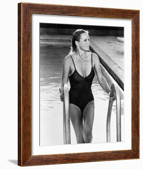 Linda Evans - Dynasty-null-Framed Photo