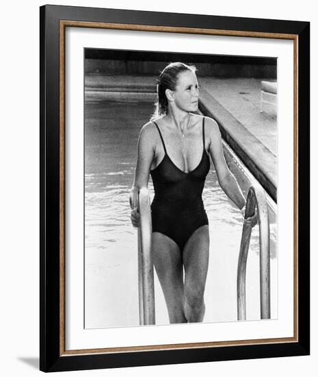 Linda Evans - Dynasty-null-Framed Photo