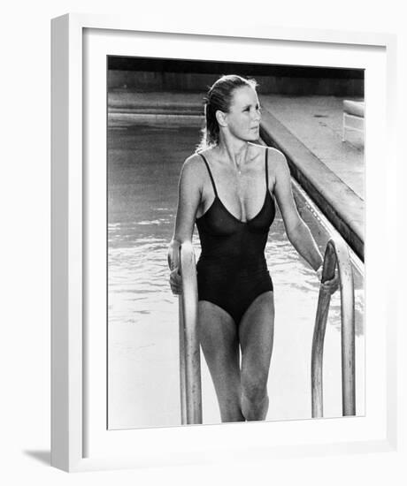 Linda Evans - Dynasty-null-Framed Photo