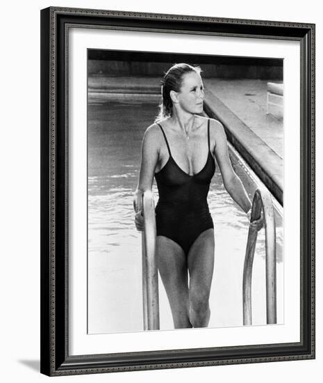 Linda Evans - Dynasty-null-Framed Photo