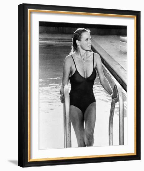 Linda Evans - Dynasty-null-Framed Photo