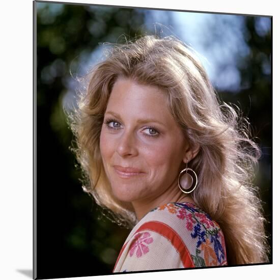 Lindsay Wagner-null-Mounted Photo