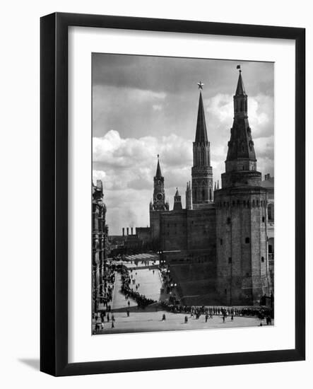 Line of Russians Along Street in Front of the Kremlin-Margaret Bourke-White-Framed Photographic Print