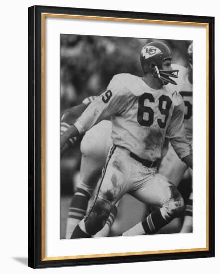 Linebacker for Kansas City Chiefs Sherrill Headrick in Action-null-Framed Premium Photographic Print