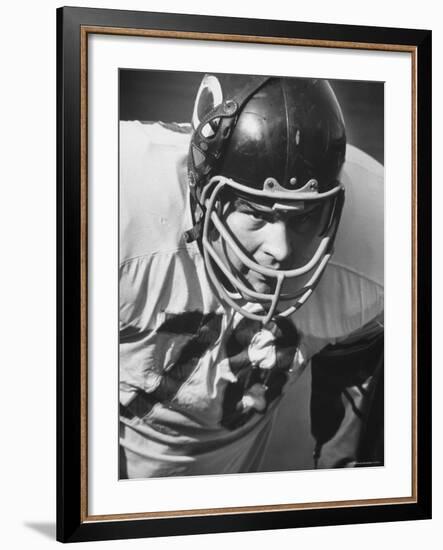 Linebacker for the Bears Dick Butkus-Bill Eppridge-Framed Premium Photographic Print