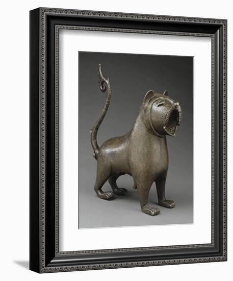 Lion à queue articulée-null-Framed Giclee Print