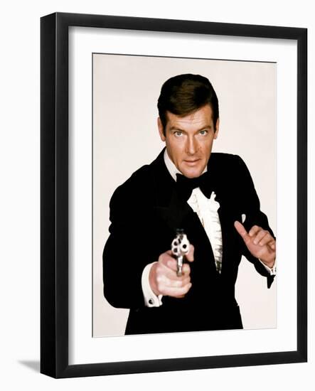 Live and Let Die, Roger Moore, 1973-null-Framed Photo