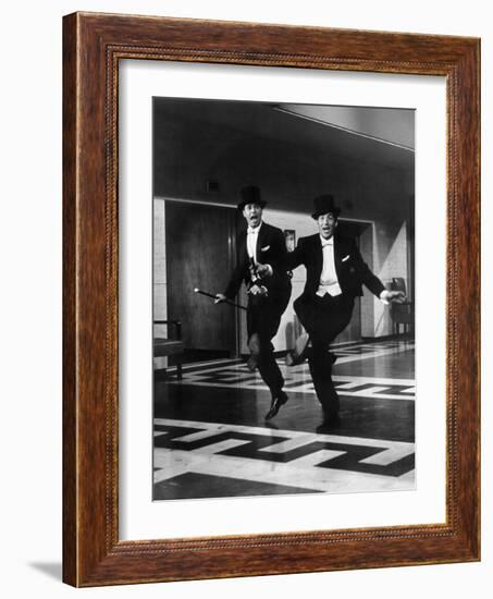 Living It Up, Jerry Lewis, Dean Martin, 1954-null-Framed Photo