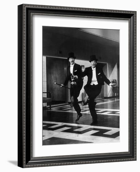 Living It Up, Jerry Lewis, Dean Martin, 1954-null-Framed Photo