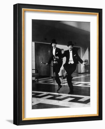 Living It Up, Jerry Lewis, Dean Martin, 1954-null-Framed Photo