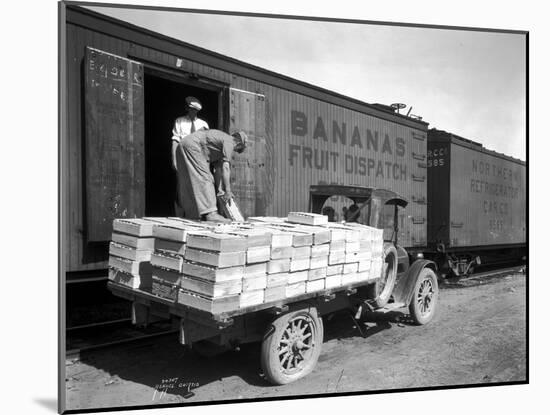 Loading Peaches in Car at Donald, 1928-Asahel Curtis-Mounted Giclee Print