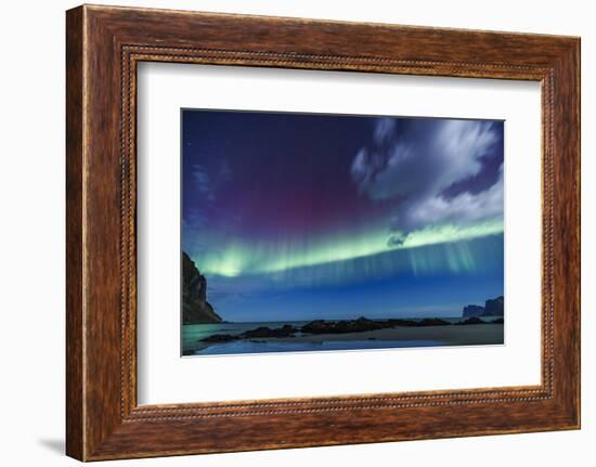 Lofoten Northern Lights-Belinda Shi-Framed Photographic Print