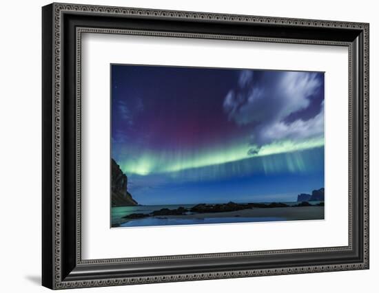 Lofoten Northern Lights-Belinda Shi-Framed Photographic Print