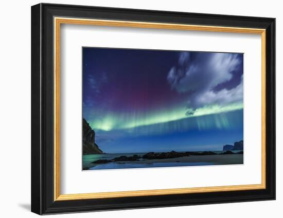 Lofoten Northern Lights-Belinda Shi-Framed Photographic Print