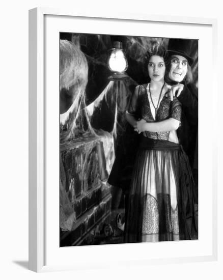 London After Midnight, Marceline Day, Lon Chaney Sr., 1927-null-Framed Photo