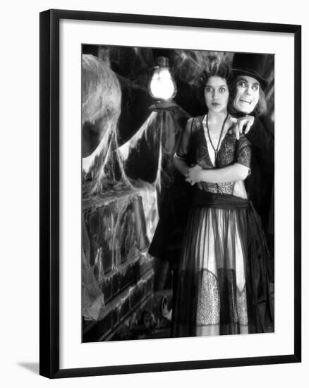 London After Midnight, Marceline Day, Lon Chaney Sr., 1927-null-Framed Photo