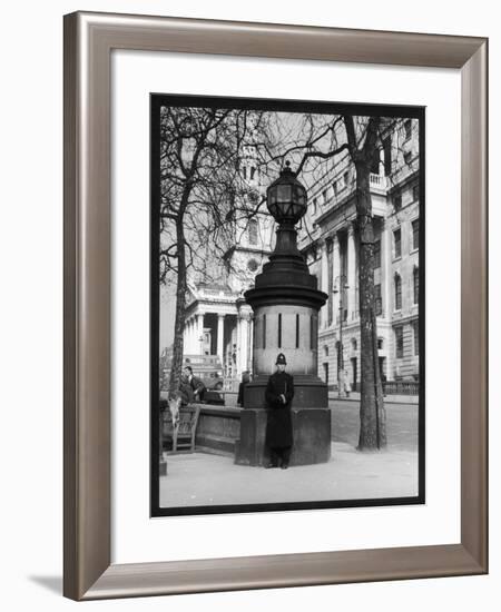 London Police Box-null-Framed Photographic Print