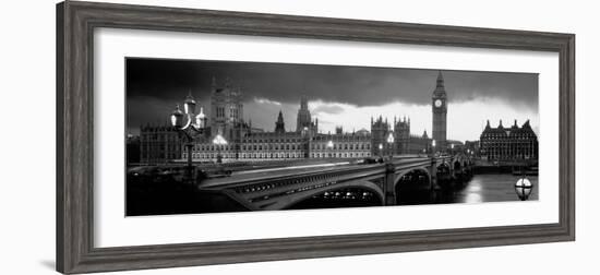 London-Jerry Driendl-Framed Photographic Print