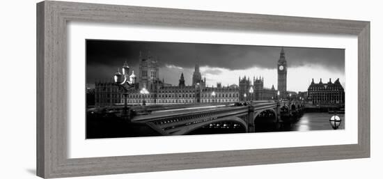 London-Jerry Driendl-Framed Photographic Print