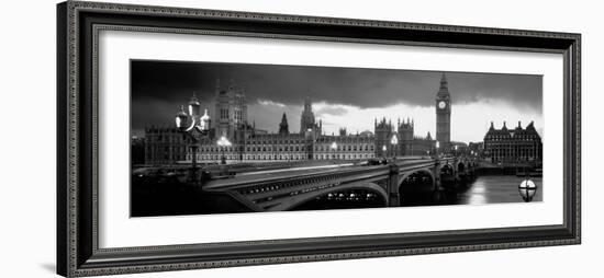 London-Jerry Driendl-Framed Photographic Print