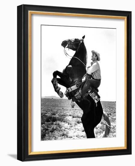 Lonely Are The Brave, Kirk Douglas, 1962-null-Framed Photo