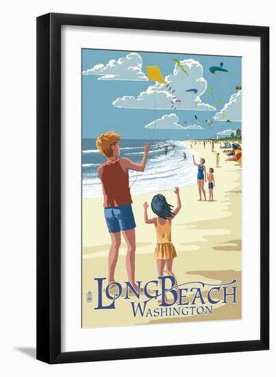 Long Beach, Washington - Kite Flyers-Lantern Press-Framed Art Print