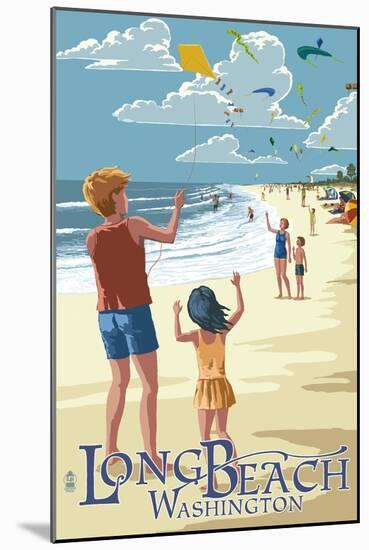 Long Beach, Washington - Kite Flyers-Lantern Press-Mounted Art Print