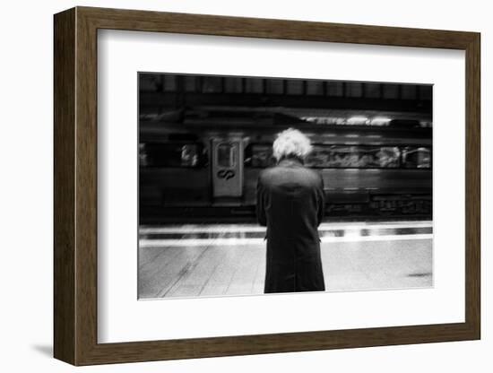 Long Distance Run-Paulo Abrantes-Framed Photographic Print