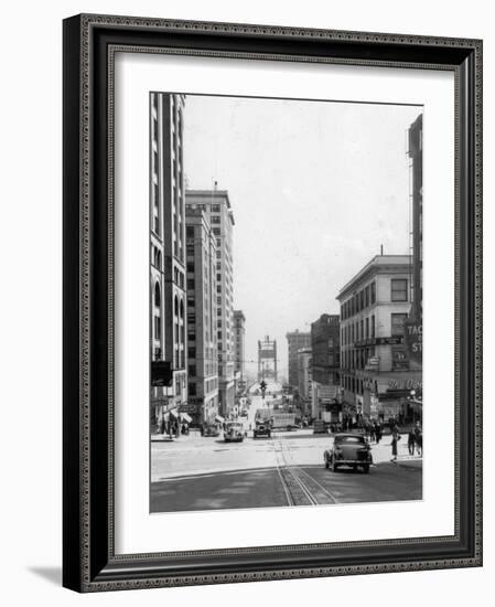 Looking East on 11th in Tacoma, WA Photograph - Tacoma, WA-Lantern Press-Framed Art Print