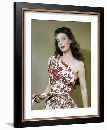 Loretta Young (photo)-null-Framed Photo