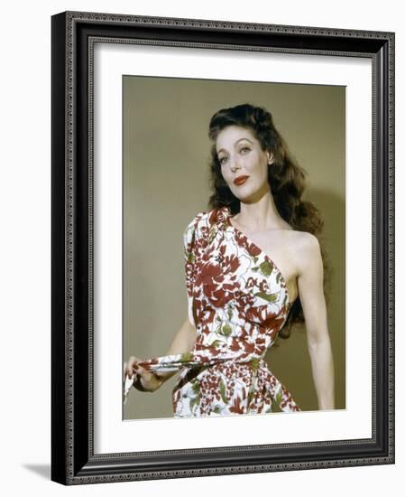 Loretta Young (photo)-null-Framed Photo