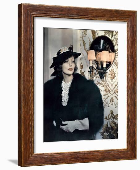 Loretta Young (photo)-null-Framed Photo