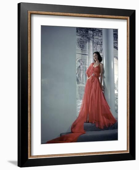 Loretta Young (photo)-null-Framed Photo