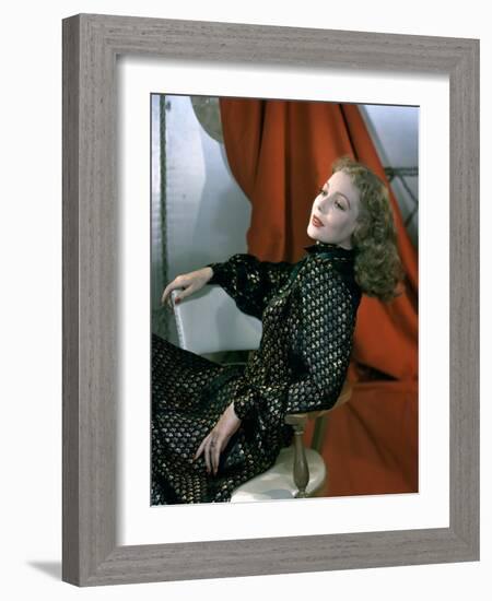 Loretta Young (photo)-null-Framed Photo