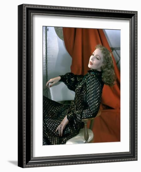 Loretta Young (photo)-null-Framed Photo